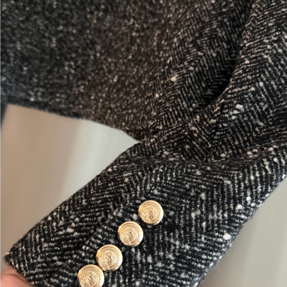 Grey and White Tweed Jacket with Gold Buttons - Picture 5 of 6